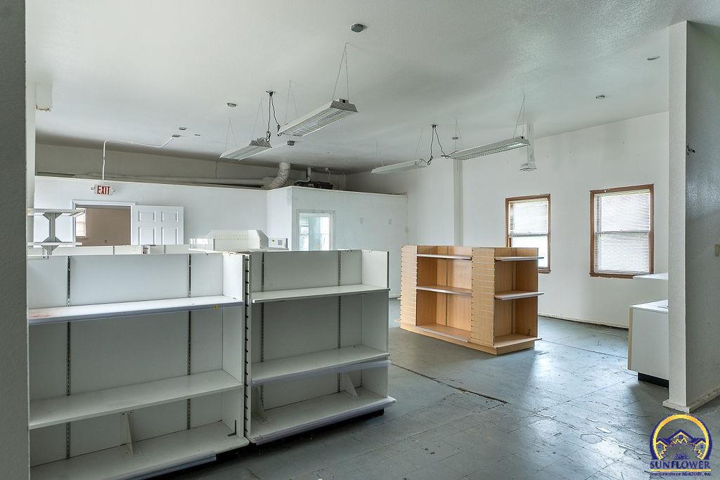 1435 Southeast Madison Street Topeka, KS 66607 - Photo 18 of 41