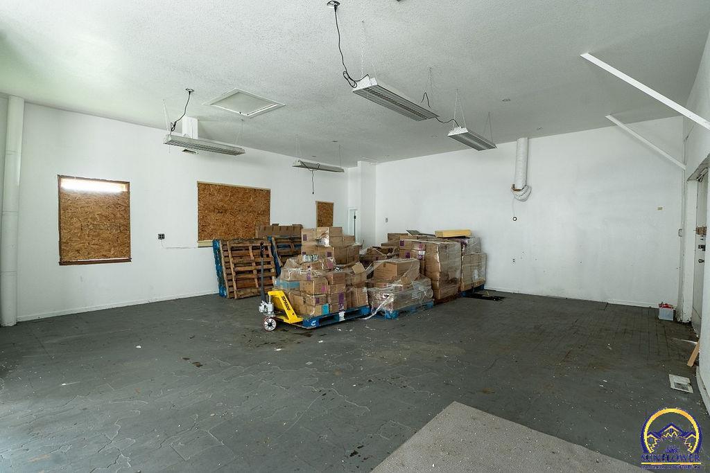 1435 Southeast Madison Street Topeka, KS 66607 - Photo 19 of 41