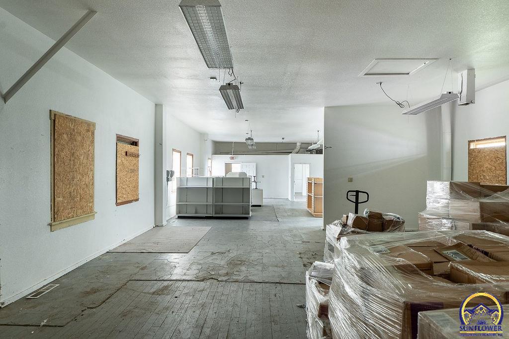 1435 Southeast Madison Street Topeka, KS 66607 - Photo 22 of 41