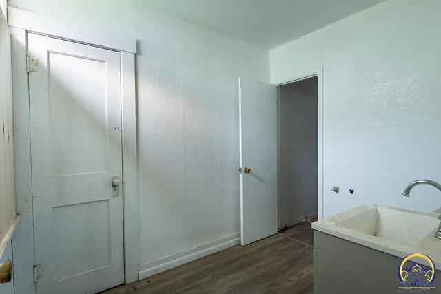 $136,000 | 1435 Southeast Madison Street, Topeka, KS 66607