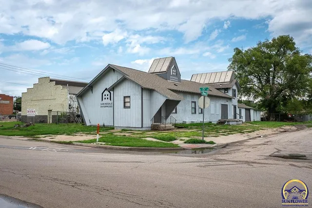 $136,000 | 1435 Southeast Madison Street, Topeka, KS 66607
