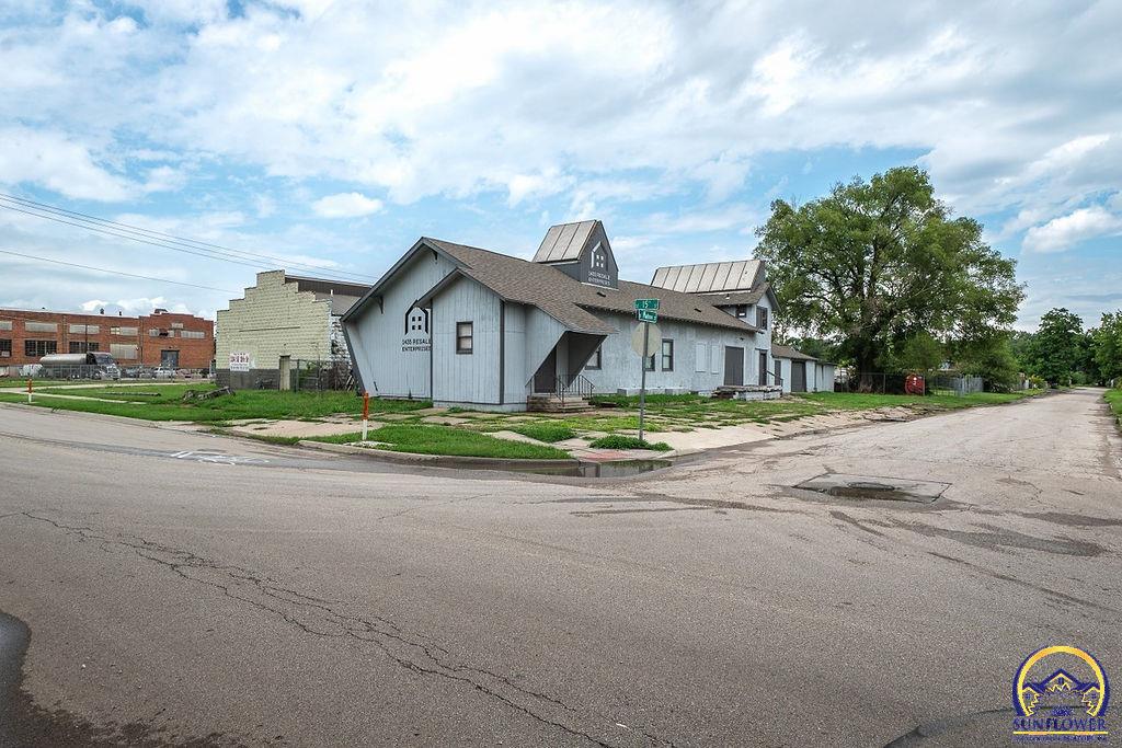 1435 Southeast Madison Street Topeka, KS 66607 - Photo 35 of 41