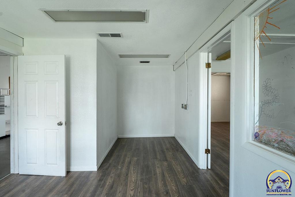 1435 Southeast Madison Street Topeka, KS 66607 - Photo 9 of 41