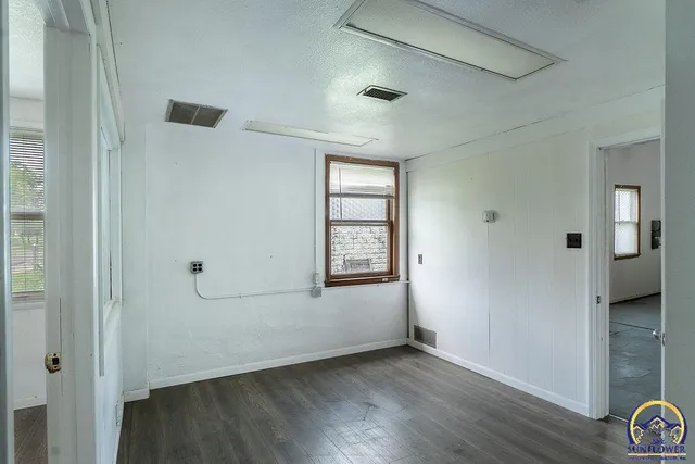 $136,000 | 1435 Southeast Madison Street, Topeka, KS 66607