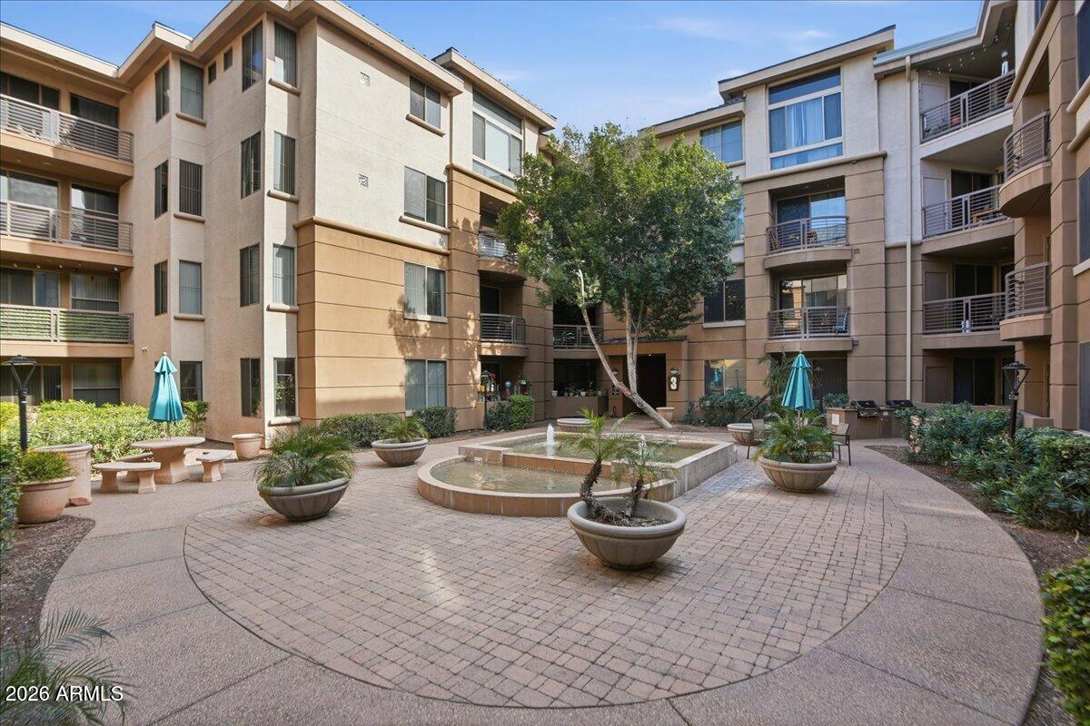 1701 East Colter Street, Unit 333 Phoenix, AZ 85016 - Photo 4 of 27 03-1701 E Colter St #333_RedHogMedia