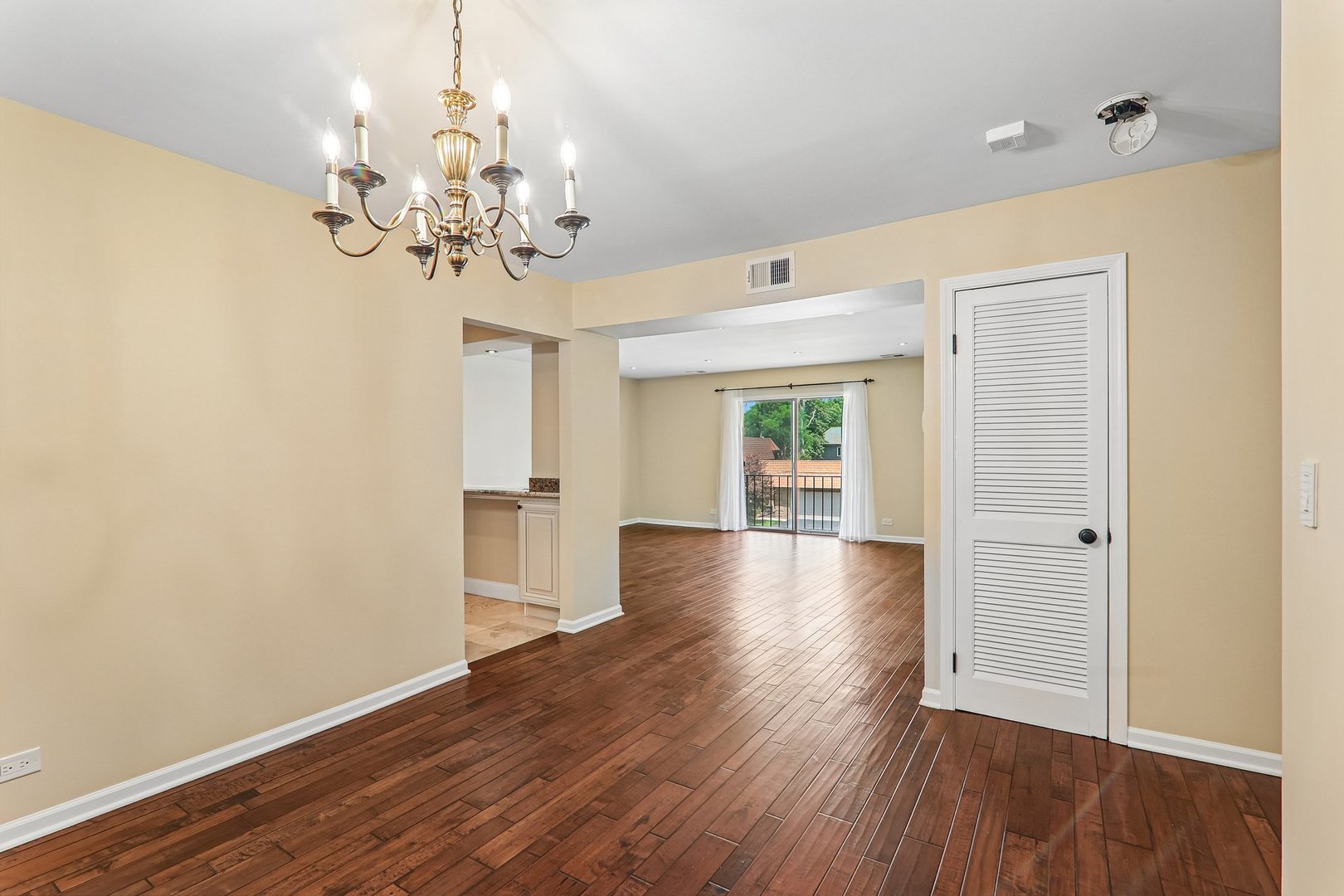 3950 Dundee Road, Unit 203 Northbrook, IL 60062 - Photo 14 of 35 Gallery Image 14