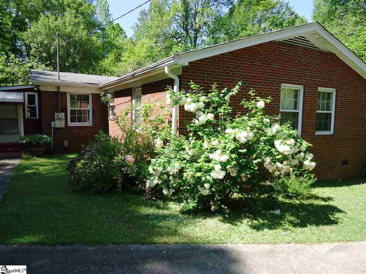 1447 Calvin Bridges Road Laurens, SC 29360 - Photo 3 of 17 Gallery Image 3