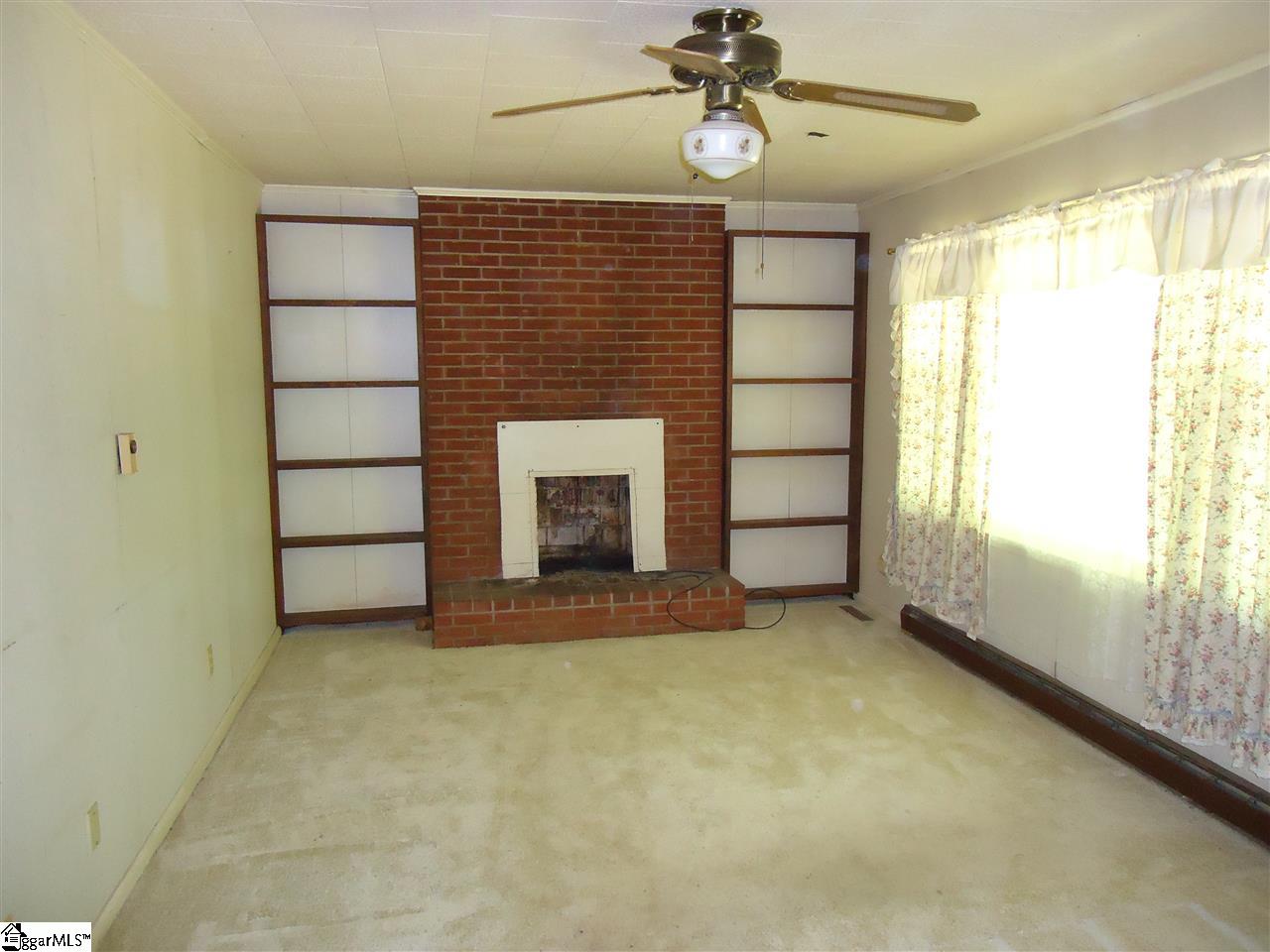 1447 Calvin Bridges Road Laurens, SC 29360 - Photo 7 of 17 Gallery Image 7