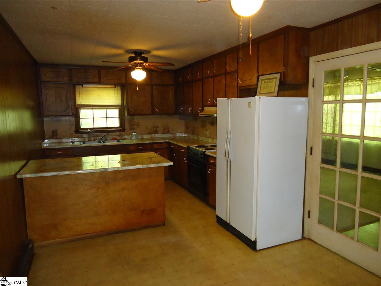 1447 Calvin Bridges Road Laurens, SC 29360 - Photo 8 of 17 Gallery Image 8