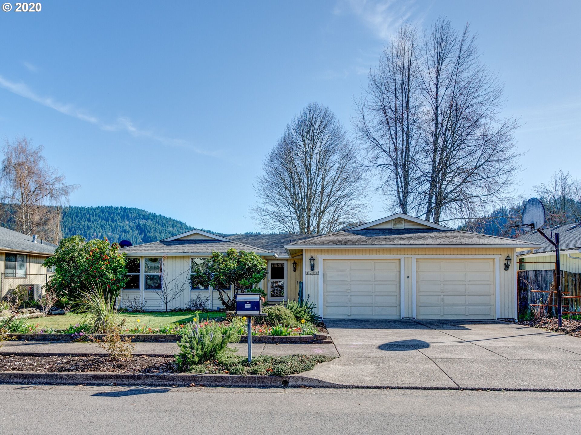 6791 F Street Springfield, OR 97478 - Photo 1 of 23