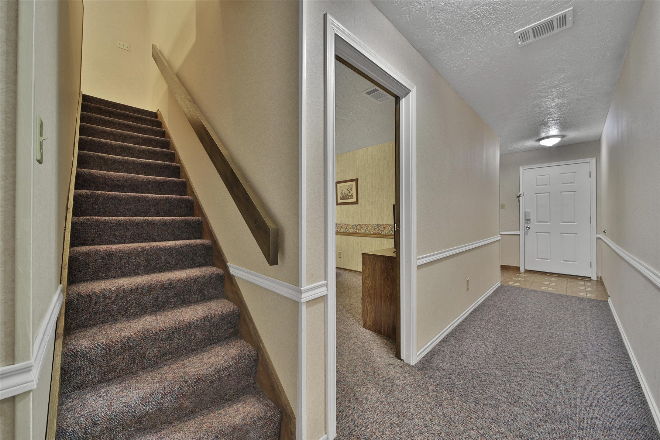 1000 April Sound Boulevard Conroe, TX 77356 - Photo 28 of 46 a view of entryway and hall