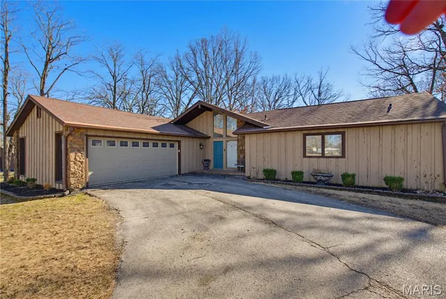 $399,000 | 66 County Road 445, Poplar Bluff, MO 63901