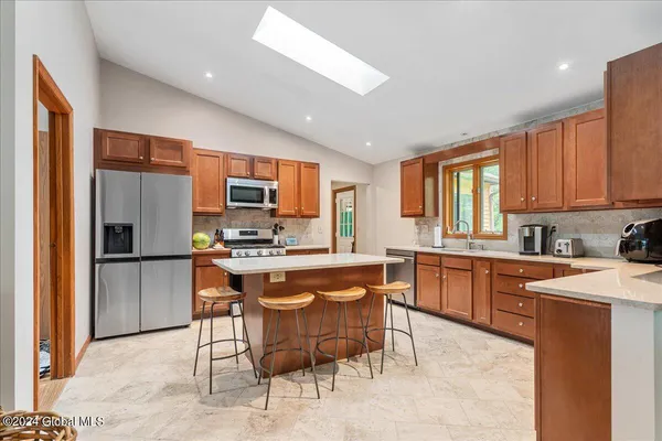 $3,850 | 17 Conver Drive, Saratoga Springs, NY 12866