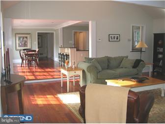 2030 Buttonwood Road Berwyn, PA 19312 - Photo 5 of 12 Family Room