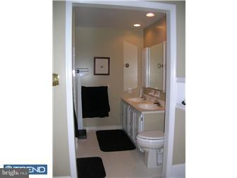 2030 Buttonwood Road Berwyn, PA 19312 - Photo 10 of 12 Bathroom