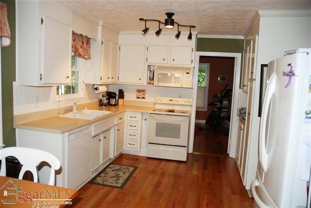 214 Overcreek Road Greenville, SC 29607 - Photo 5 of 25 Gallery Image 5