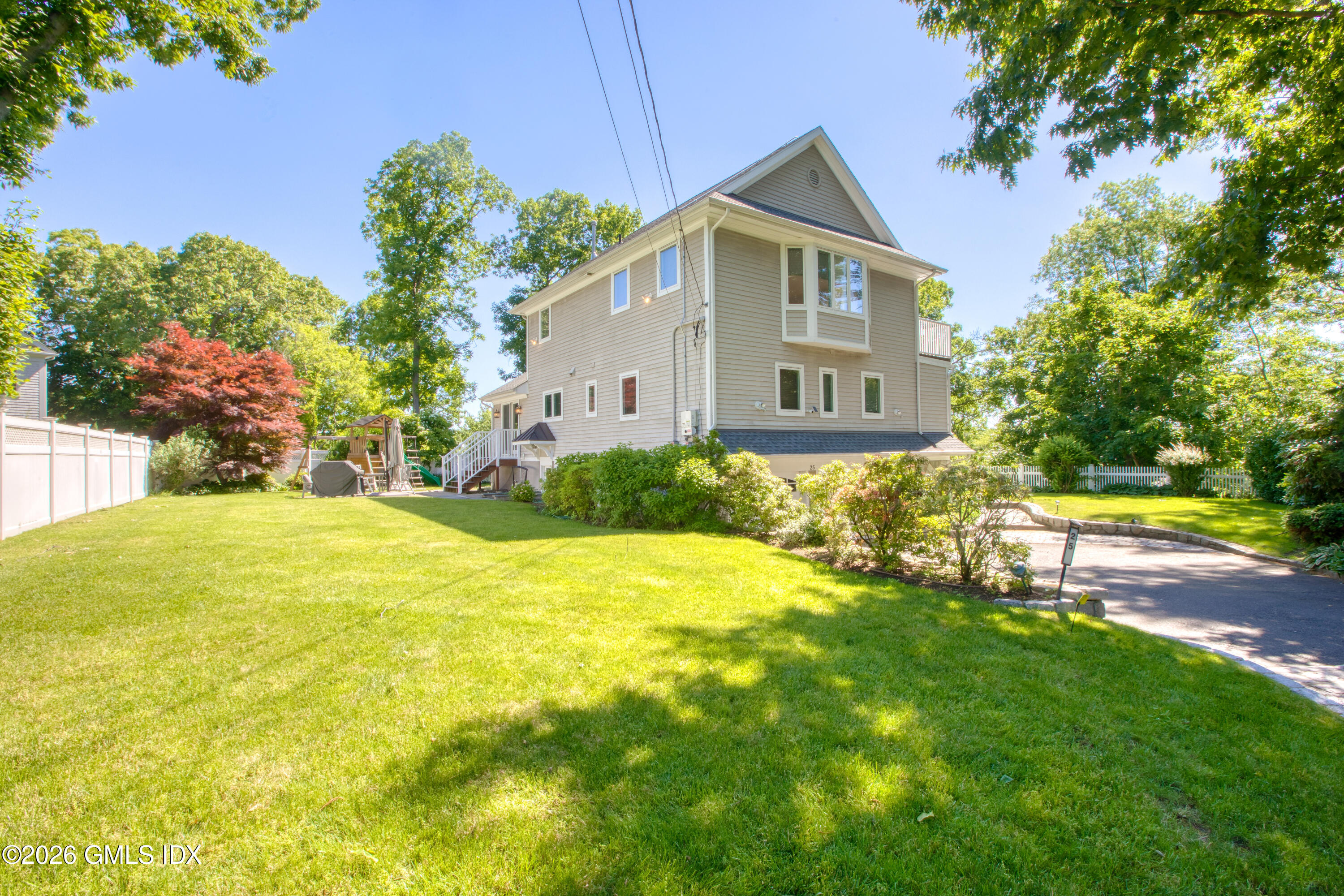 25 Weston Hill Road Riverside, CT 06878 - Photo 22 of 26 25 WH backyard