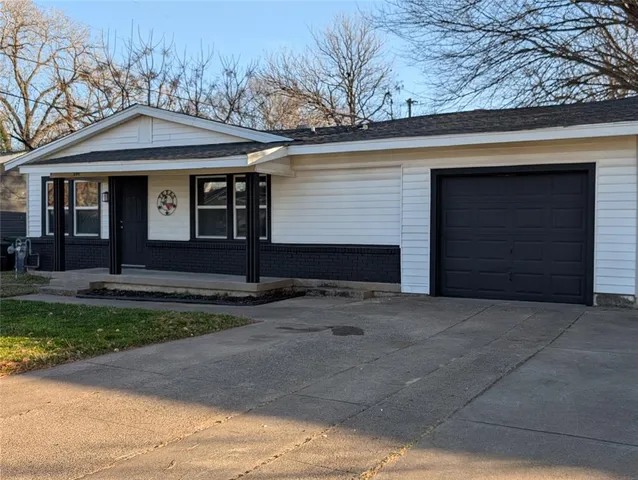 $269,900 | 209 West Cedar Street, Hurst, TX 76053