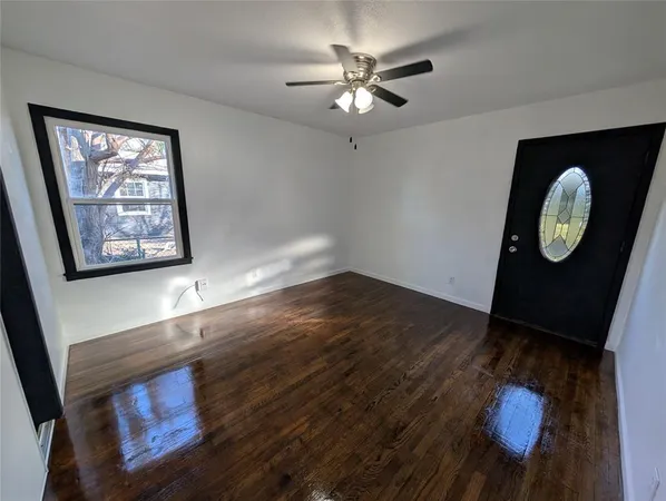 $269,900 | 209 West Cedar Street, Hurst, TX 76053