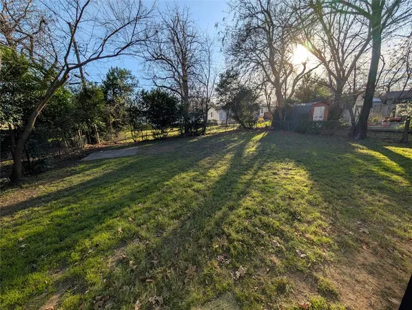 $269,900 | 209 West Cedar Street, Hurst, TX 76053