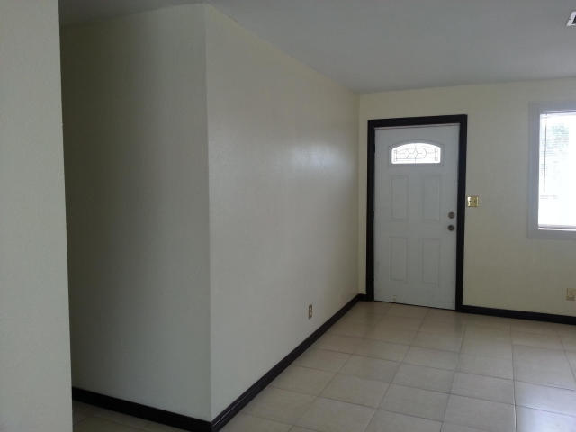 150 West 31st Court Riviera Beach, FL 33404 - Photo 6 of 12 Foyer Entrance