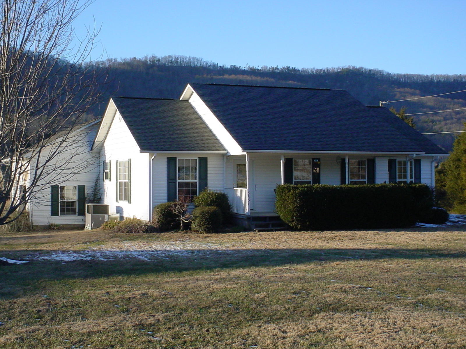 3831 Dutch Valley Road Clinton, TN 37716 - Photo 3 of 9 DSC02351