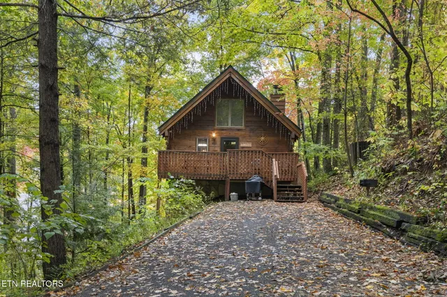 $599,000 | 833 Stans Road, Gatlinburg, TN 37738