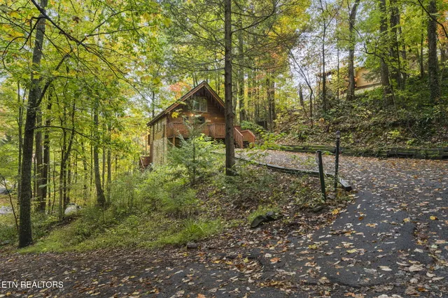 $599,000 | 833 Stans Road, Gatlinburg, TN 37738