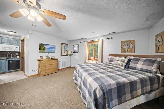 $599,000 | 833 Stans Road, Gatlinburg, TN 37738