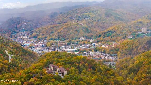 $599,000 | 833 Stans Road, Gatlinburg, TN 37738