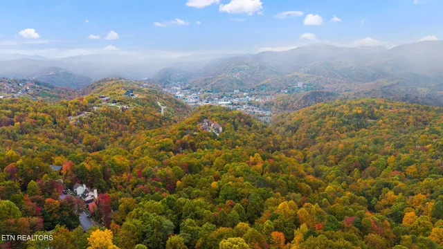 $599,000 | 833 Stans Road, Gatlinburg, TN 37738