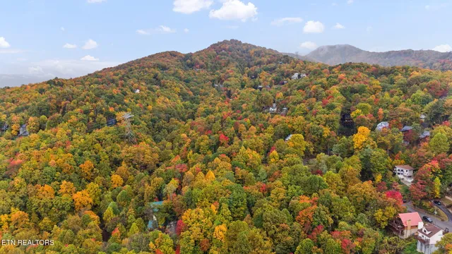 $599,000 | 833 Stans Road, Gatlinburg, TN 37738