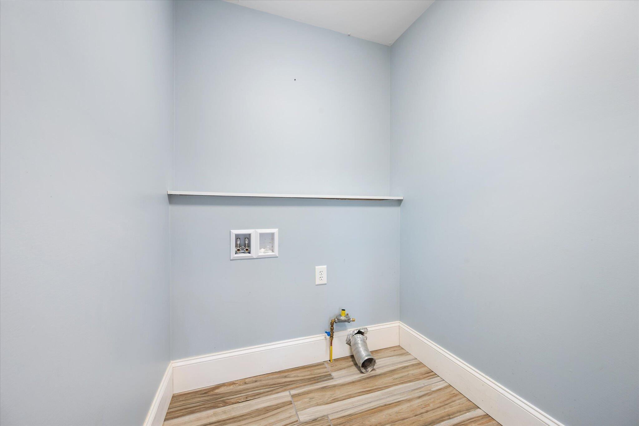 754 River Road Orrington, ME 04474 - Photo 23 of 43 37-Laundry Room