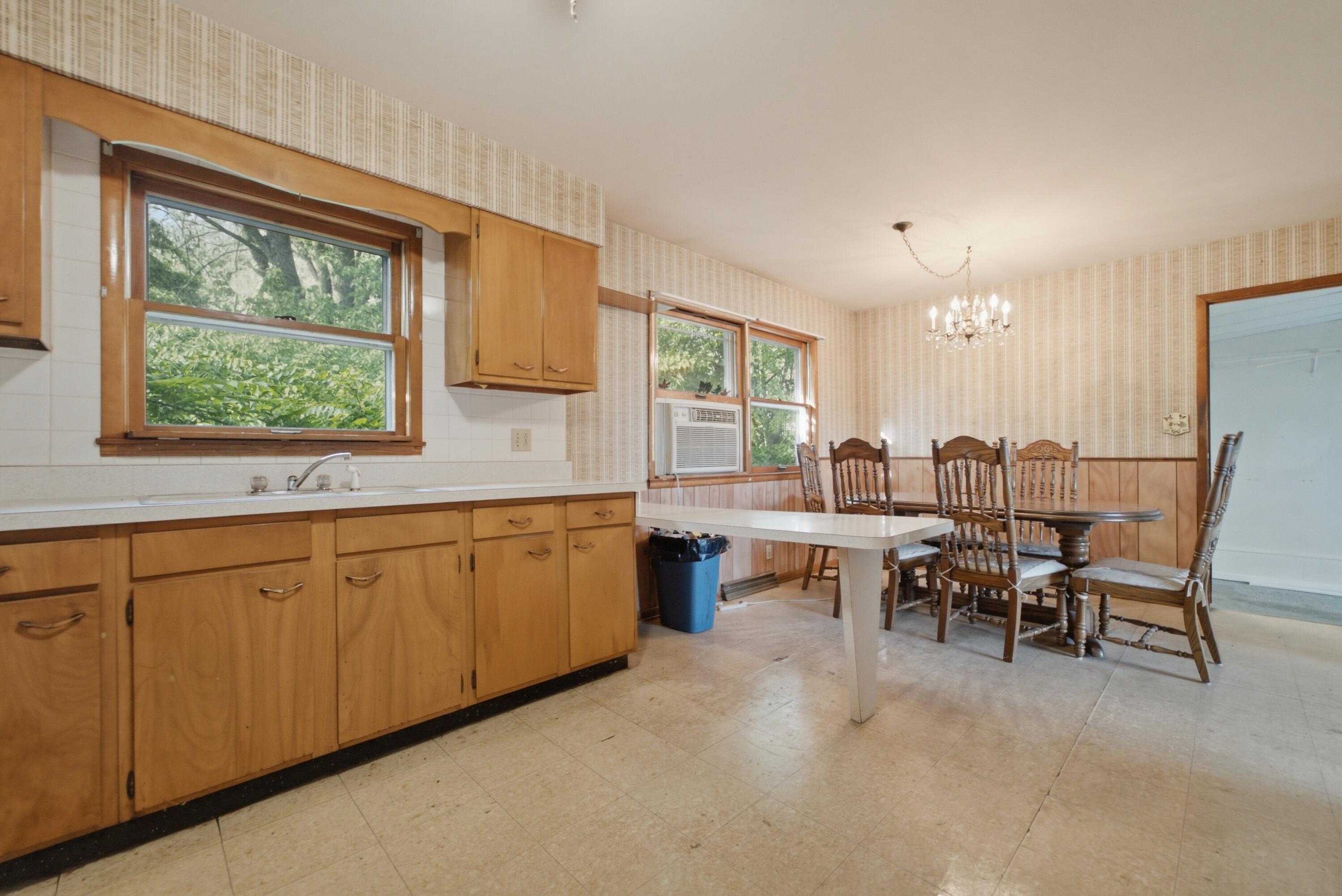 8343 West Pahs Road Michigan City, IN 46360 - Photo 6 of 30 3000x2003