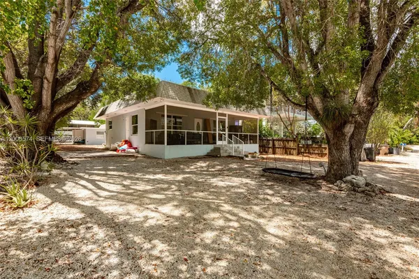 $725,000 | 367 Buttonwood Shores Drive, Key Largo, FL 33037