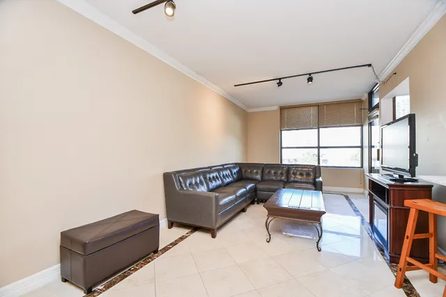 $1,800 | 5150 Hidalgo Street, Unit 202, Houston, TX 77056