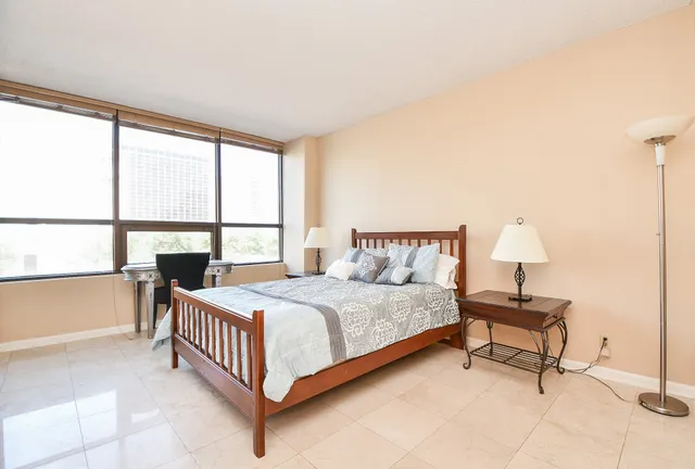 $1,800 | 5150 Hidalgo Street, Unit 202, Houston, TX 77056