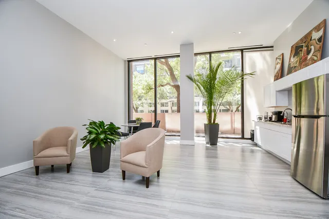 $1,800 | 5150 Hidalgo Street, Unit 202, Houston, TX 77056