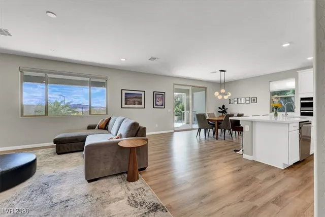 $4,055 | 12589 Huckleberry Oak Avenue, Las Vegas, NV 89138