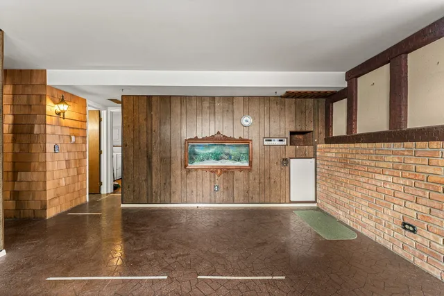 $335,000 | 47 Old Post Road, Montgomery, IL 60538