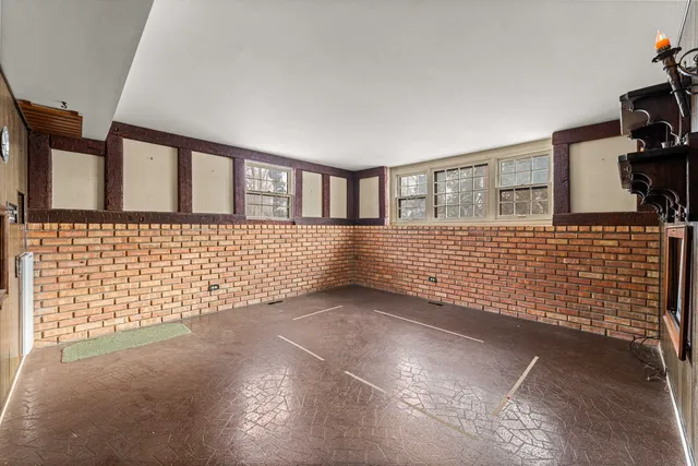 $335,000 | 47 Old Post Road, Montgomery, IL 60538