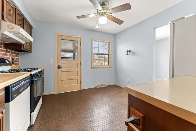 $335,000 | 47 Old Post Road, Montgomery, IL 60538