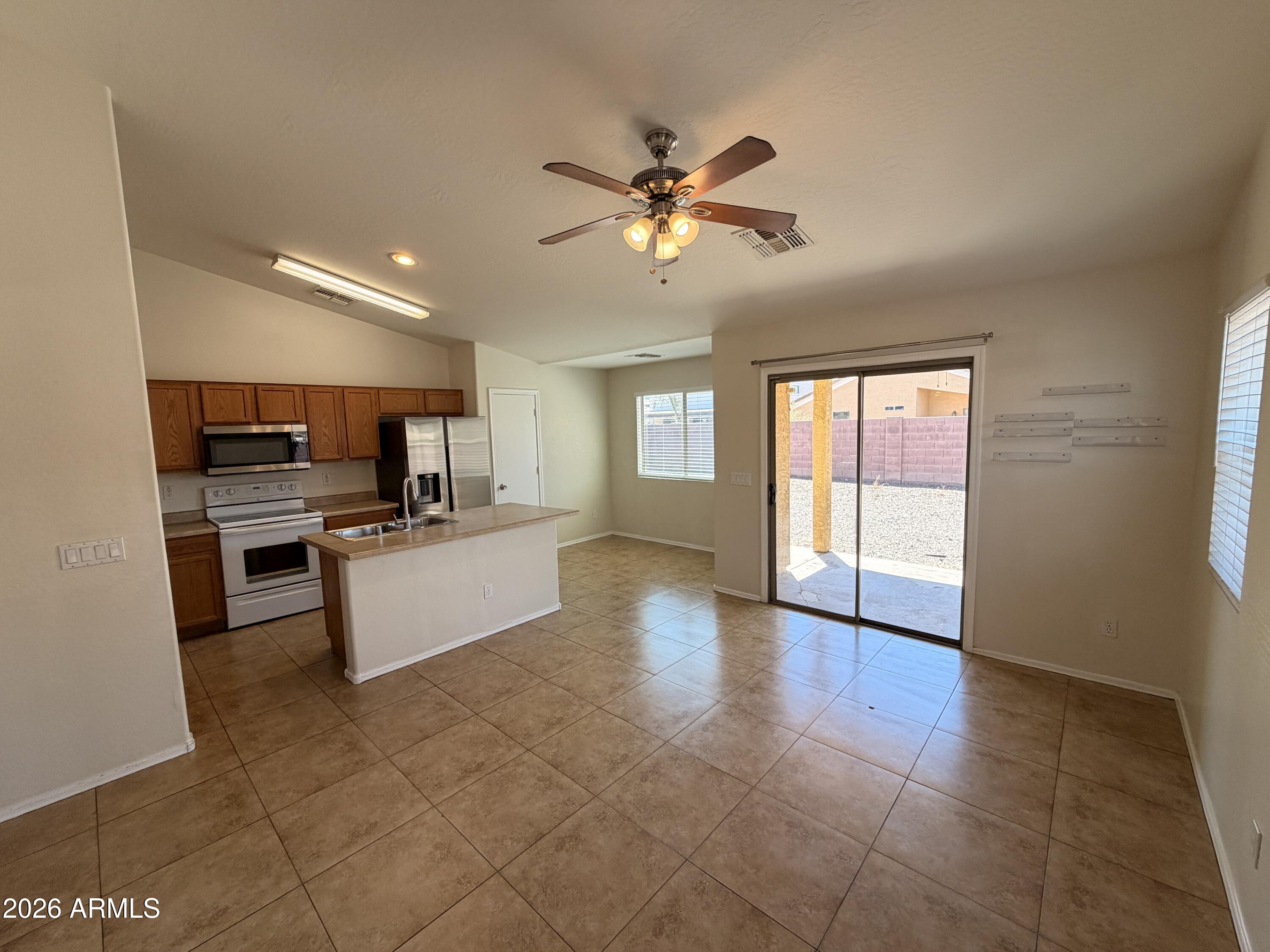 8409 West Payson Road Tolleson, AZ 85353 - Photo 5 of 18 IMG_0399