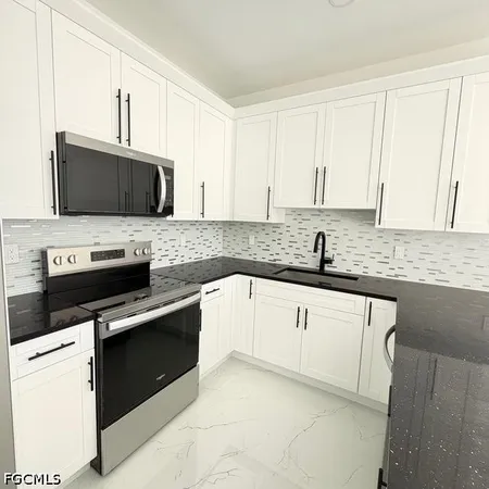 $2,000 | 209-211 West 12th Street, Lehigh Acres, FL 33972