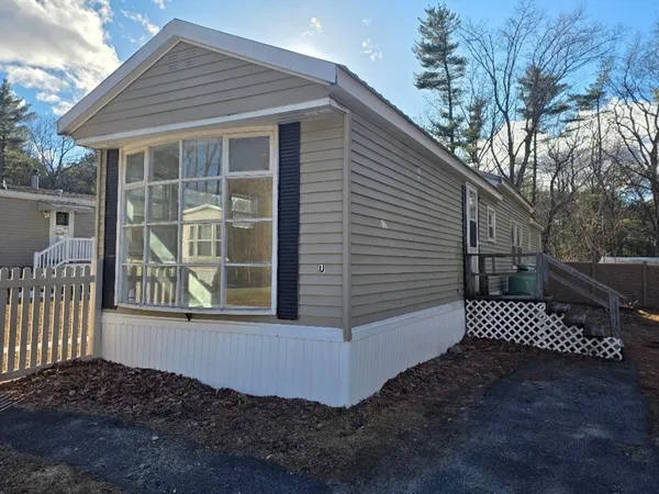 $179,900 | 1790 Massachusetts Avenue, Unit U, Lunenburg, MA 01462