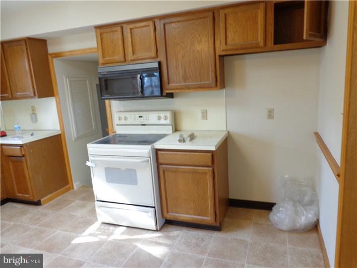 482 Estate Road Boyertown, PA 19512 - Photo 8 of 25 Kitchen