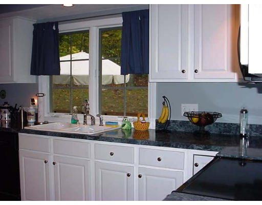 141 Raymond Road Marlborough, MA 01752 - Photo 8 of 12 Gallery Image 8