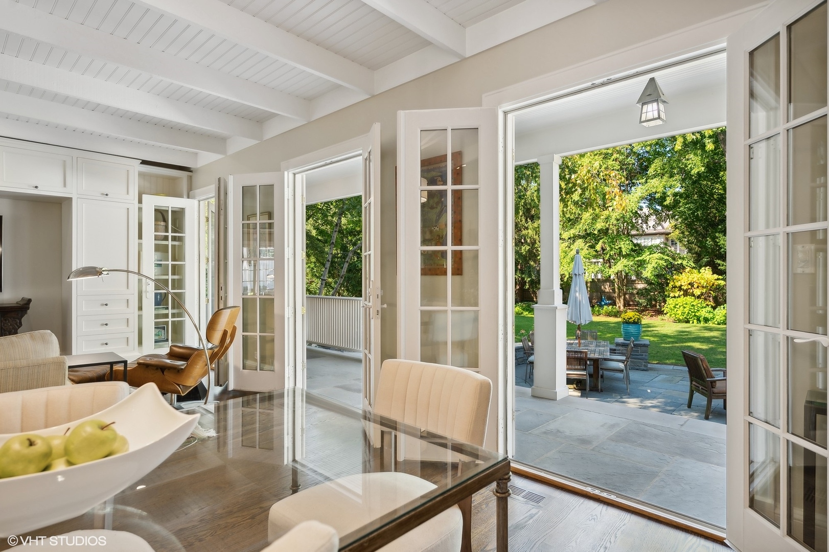1015 Dinsmore Road Winnetka, IL 60093 - Photo 22 of 46 a living room with furniture and a window