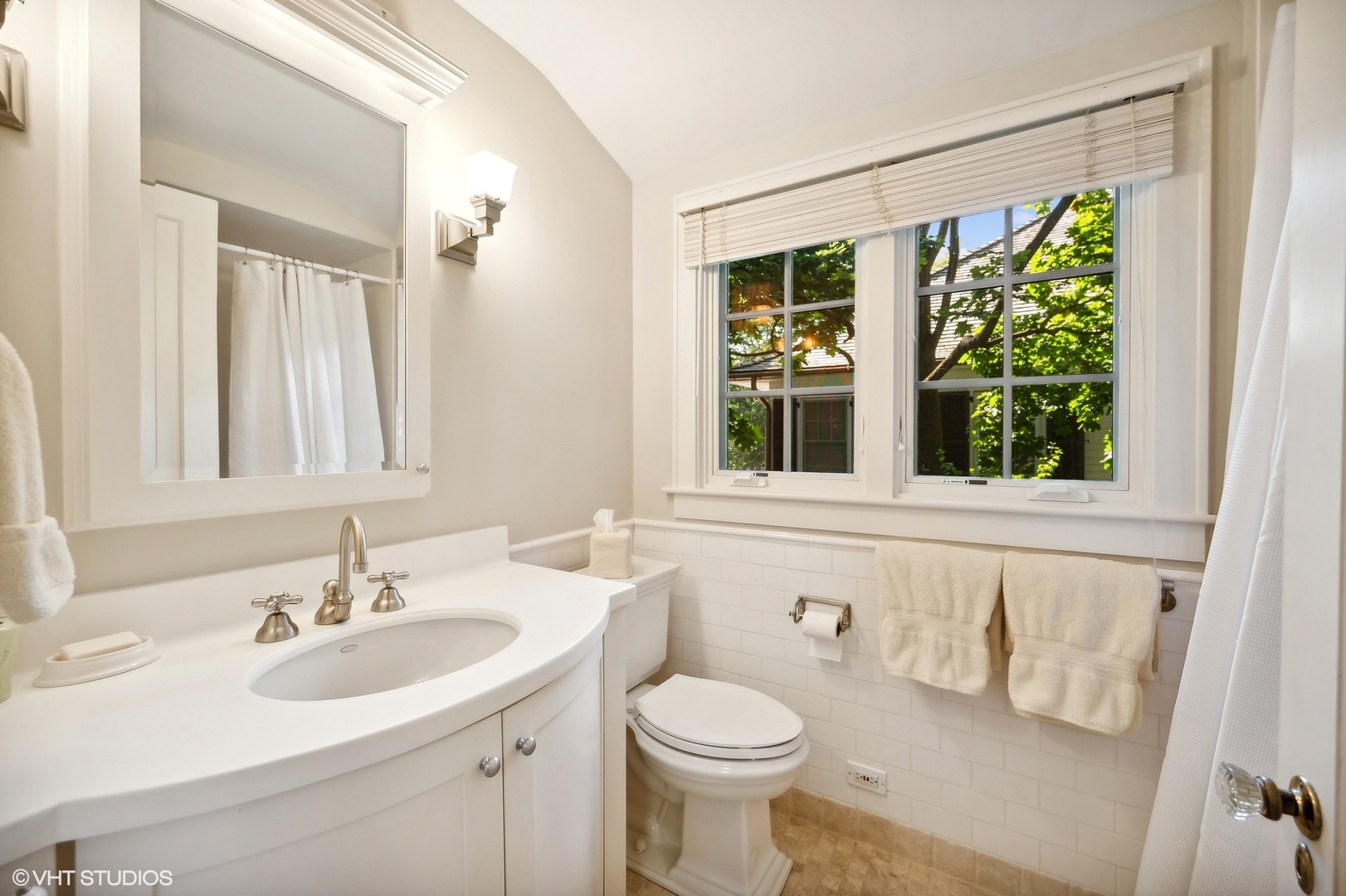 1015 Dinsmore Road Winnetka, IL 60093 - Photo 35 of 46 a bathroom with a sink and a toilet