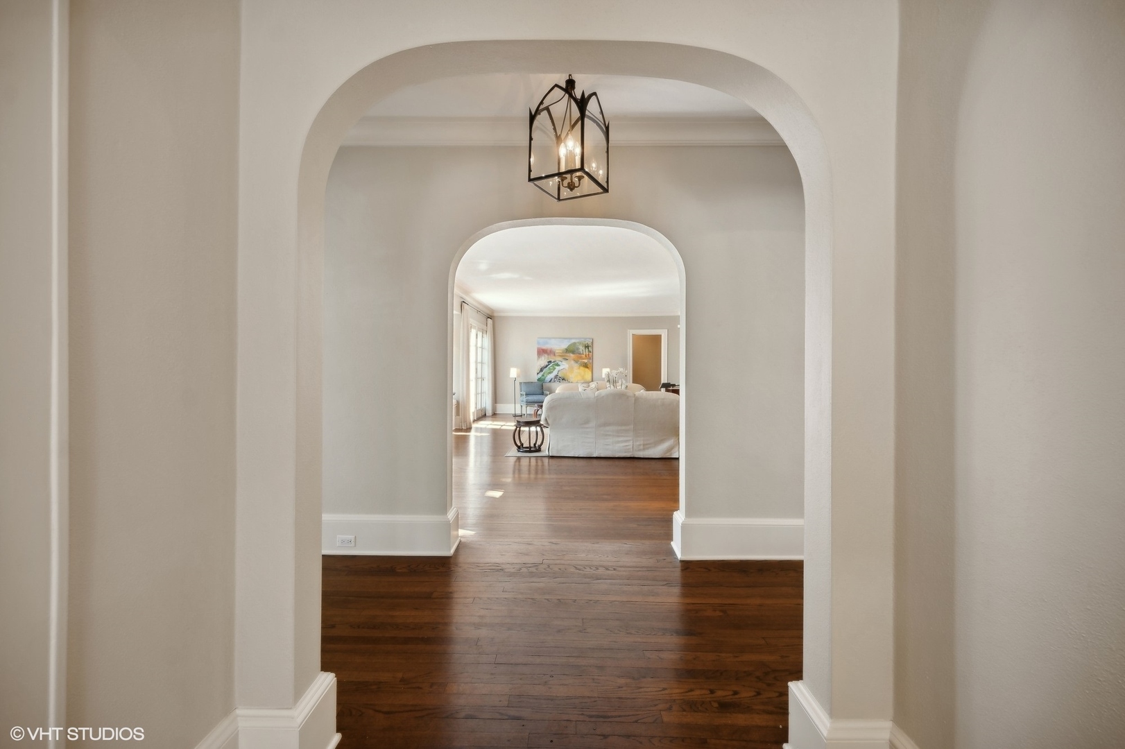 1015 Dinsmore Road Winnetka, IL 60093 - Photo 8 of 46 a view of living room